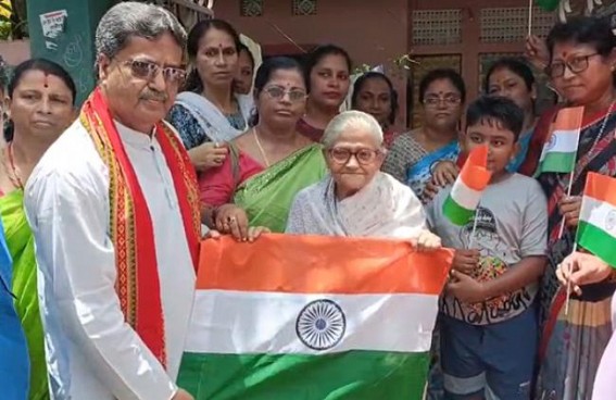 Har-Ghar-Tiranga: Tripura CM distributed National Flags in his constituency Har-Ghar-Tiranga: Tripura CM distributed National Flags in his constituency